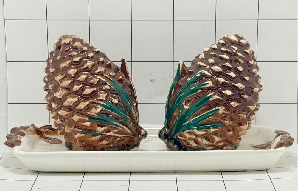 1950s Park Smith Pinecone Salt Pepper Shakers Tray 3-Piece Japan Vintage